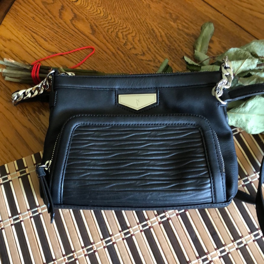 Simply Vera  Wang cross body bag